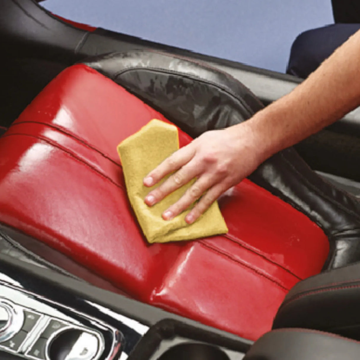 Autoglym Leather Clean & Protect Complete Kit for effective vehicle leather cleaning and protection, displayed in packaging.