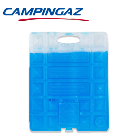 Campingaz Freez' Pack M30, reusable cooling pack for outdoor camping and travel, with insulated design and compact size.