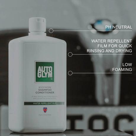 Autoglym Bodywork Shampoo Conditioner bottle on a clean surface, designed for thorough vehicle cleaning and conditioning.