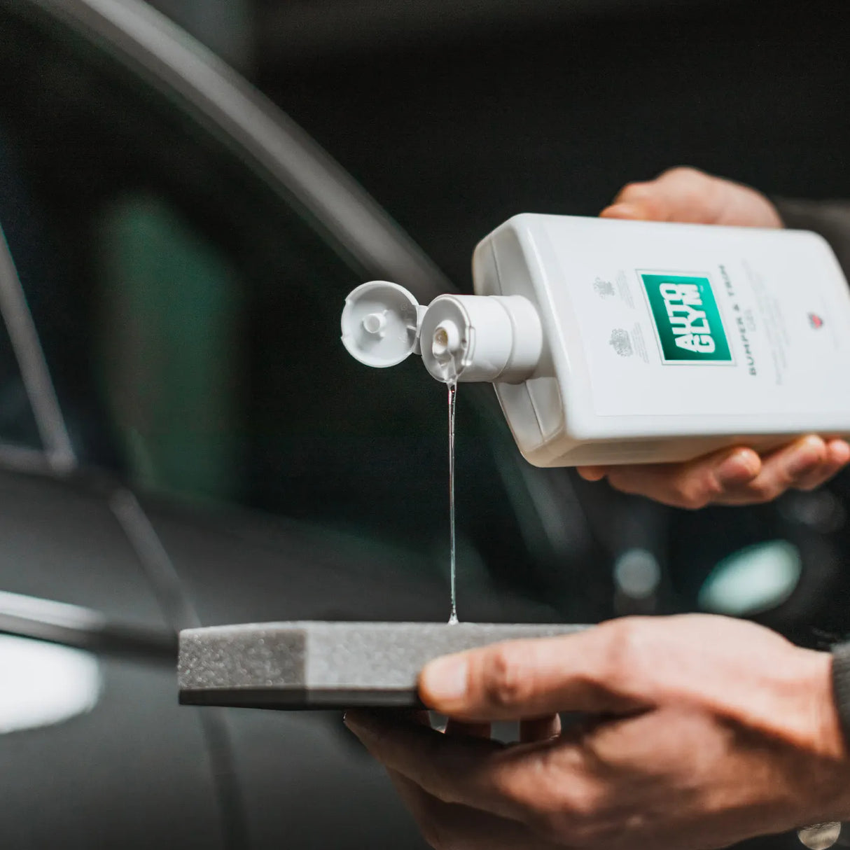 Autoglym Bumper & Trim Gel 325ml in a bottle, designed for restoring and enhancing vehicle bumpers and trims.