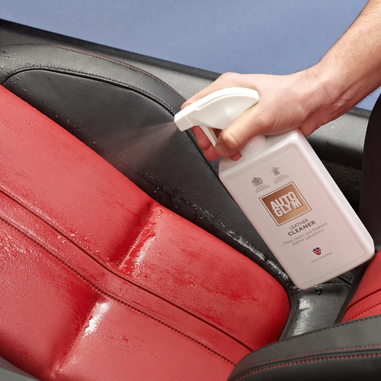 Autoglym Leather Clean & Protect Complete Kit for vehicle interior care, featuring cleaning and protection products.