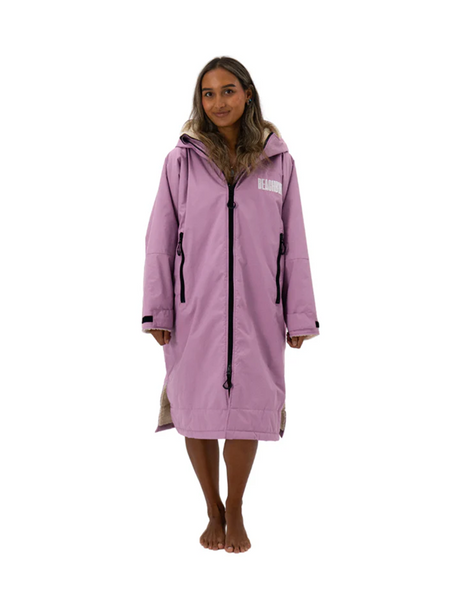 Lilic Beachbum changing robe for adults, featuring a cozy design ideal for beach outings and post-swim comfort.
