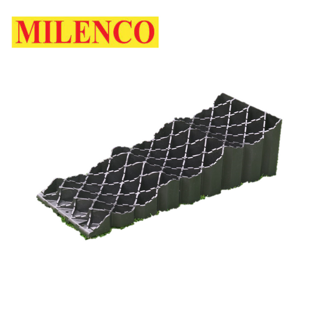 Milenco Triple 3 levellers in a storage bag, showcasing three leveling blocks for stable outdoor use.